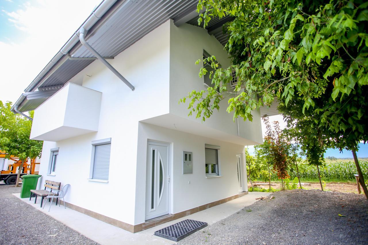 Apartments River Una 4 Bihać Екстериор снимка
